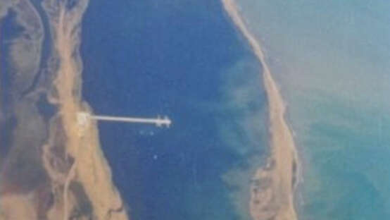 Sediment spit at Kalaat Landalous (Tunisia) 