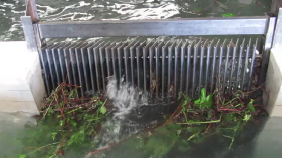 Screens declogging system of the Golo torrent water intake (France)