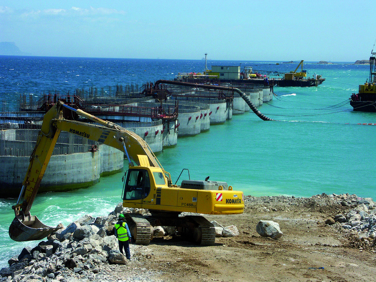 Constructing caissons on-site | Artelia Hydraulics