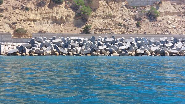 Coastal protection under construction | Artelia hydraulics