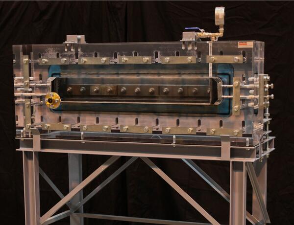 Lock gate seal test bench | Spretec