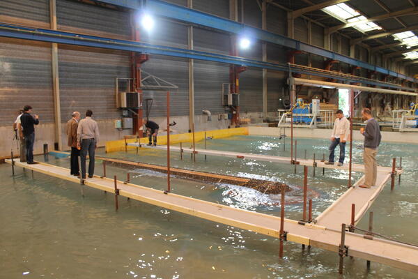 Stability of port extension in wave tank | Artelia hydraulics