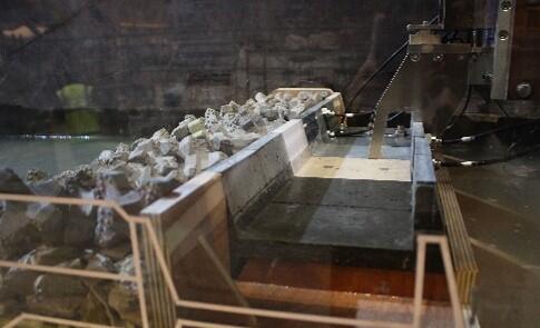 Crownwall equipped with the load cell for measuring global forces | Artelia hydraulics