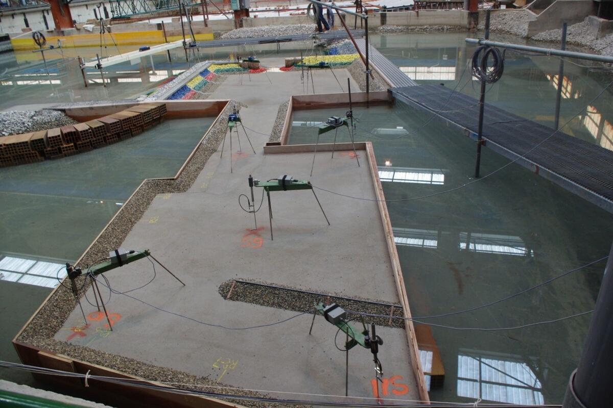 Model of the East marina in wave basin | Artelia hydraulics